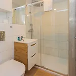Shortstaypoland Zelazna B162